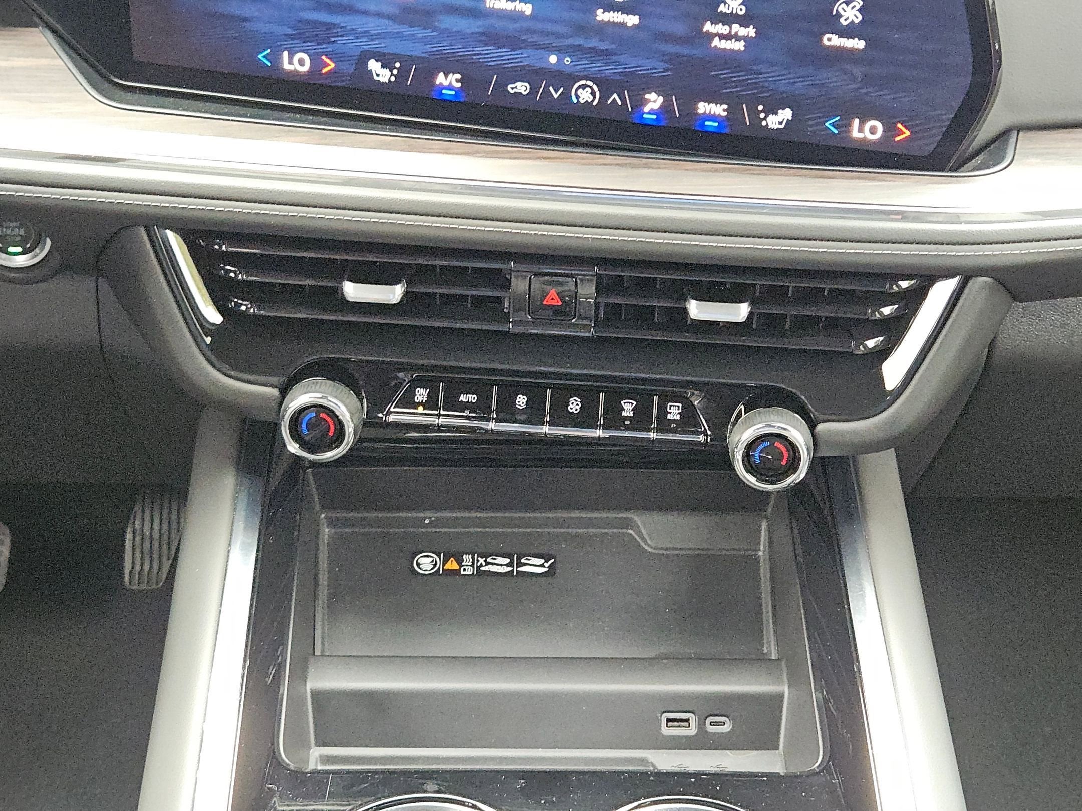 2025 Chevrolet Suburban LT