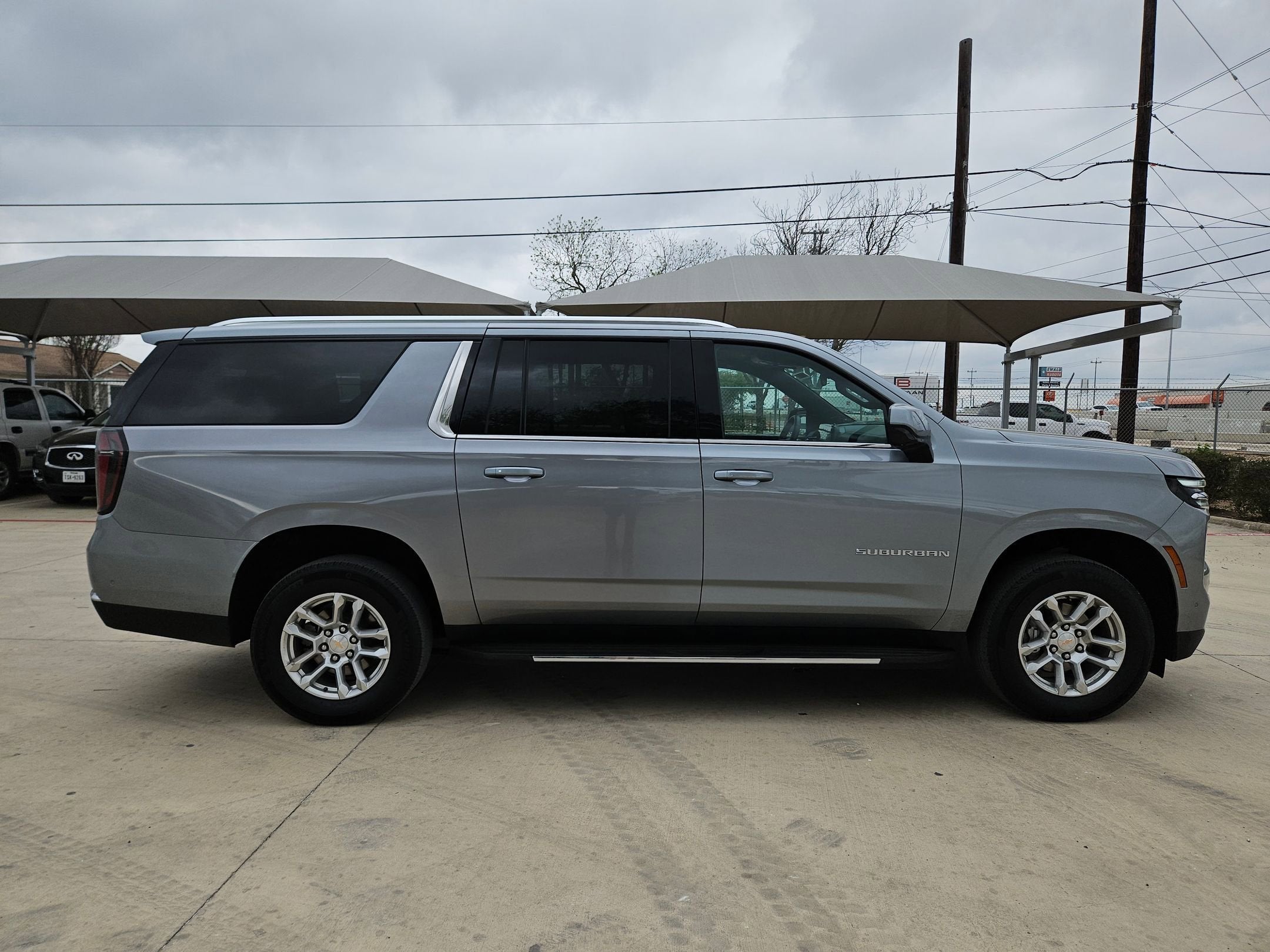 2025 Chevrolet Suburban LT