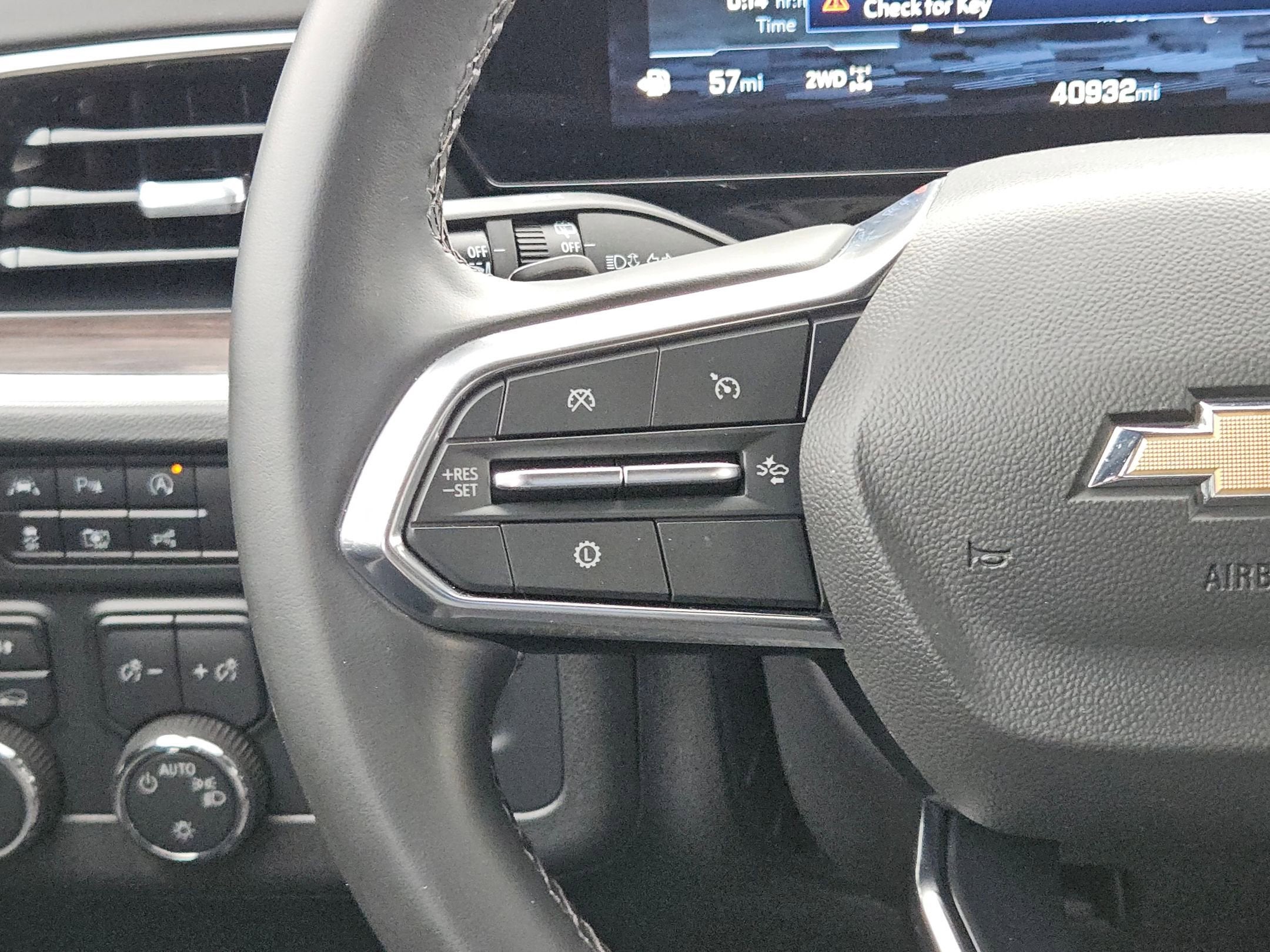 2025 Chevrolet Suburban LT