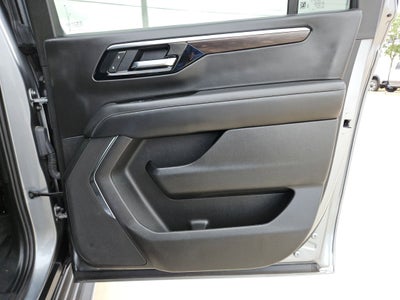 2025 Chevrolet Suburban LT