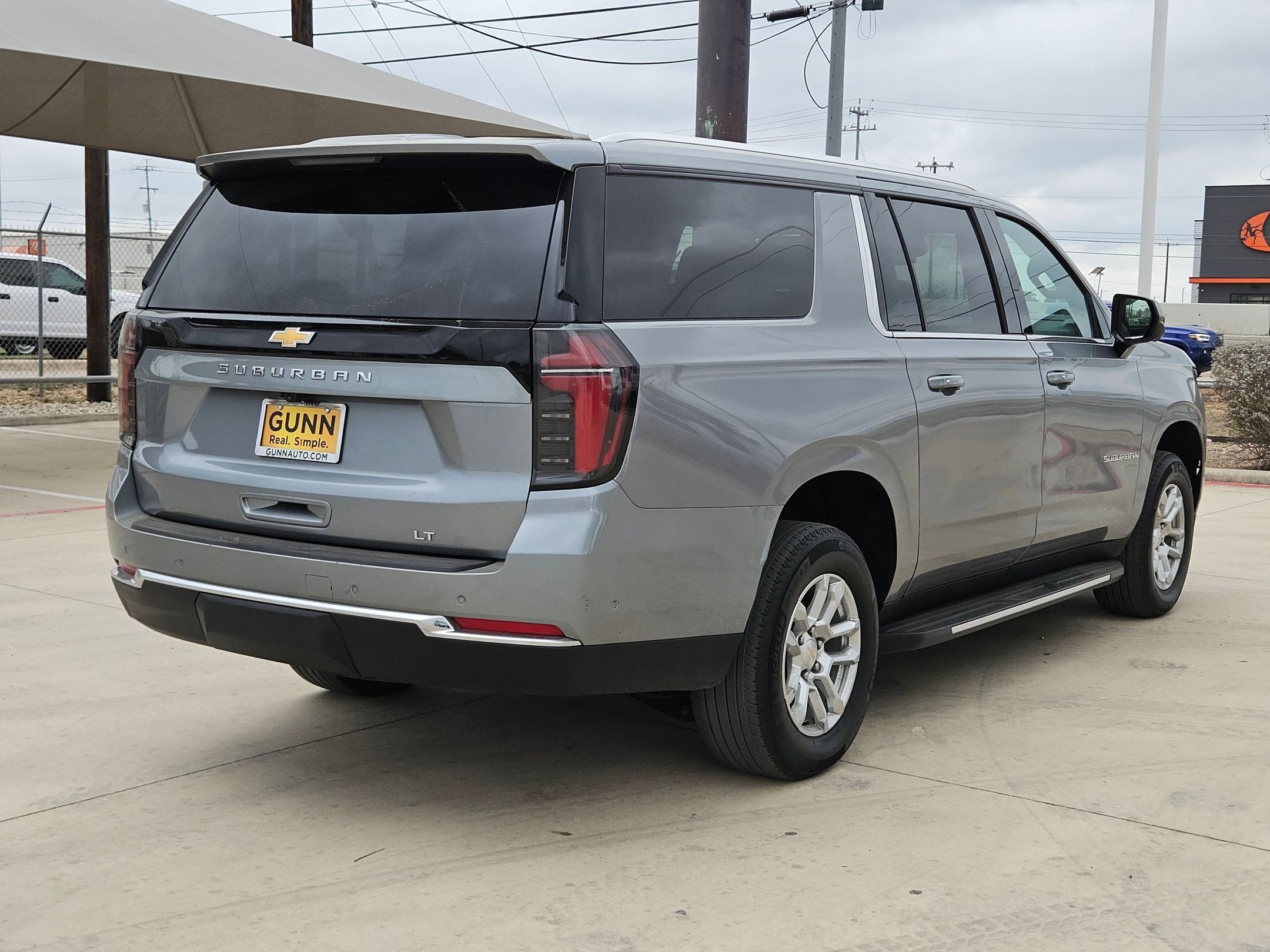 2025 Chevrolet Suburban LT