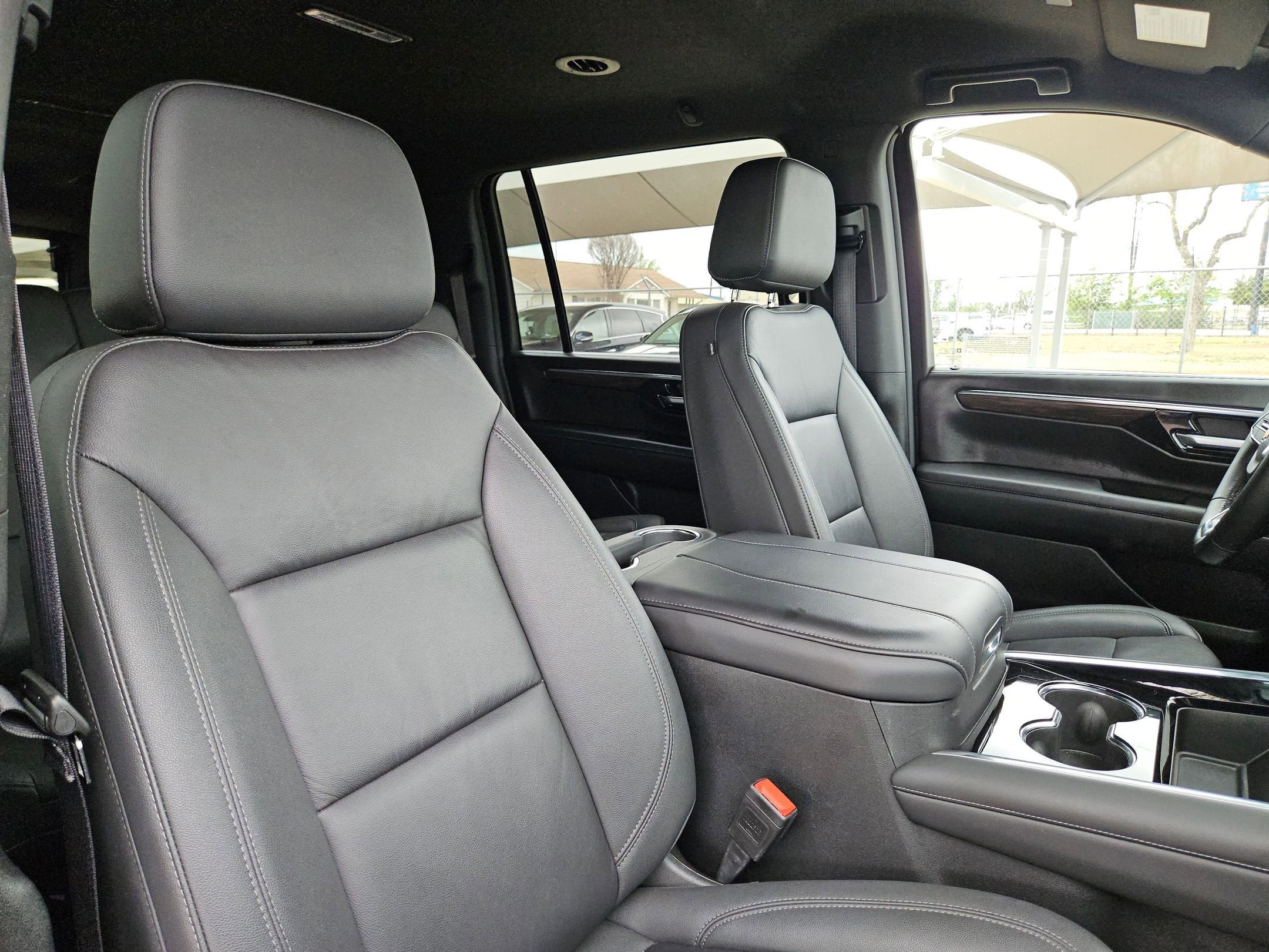 2025 Chevrolet Suburban LT