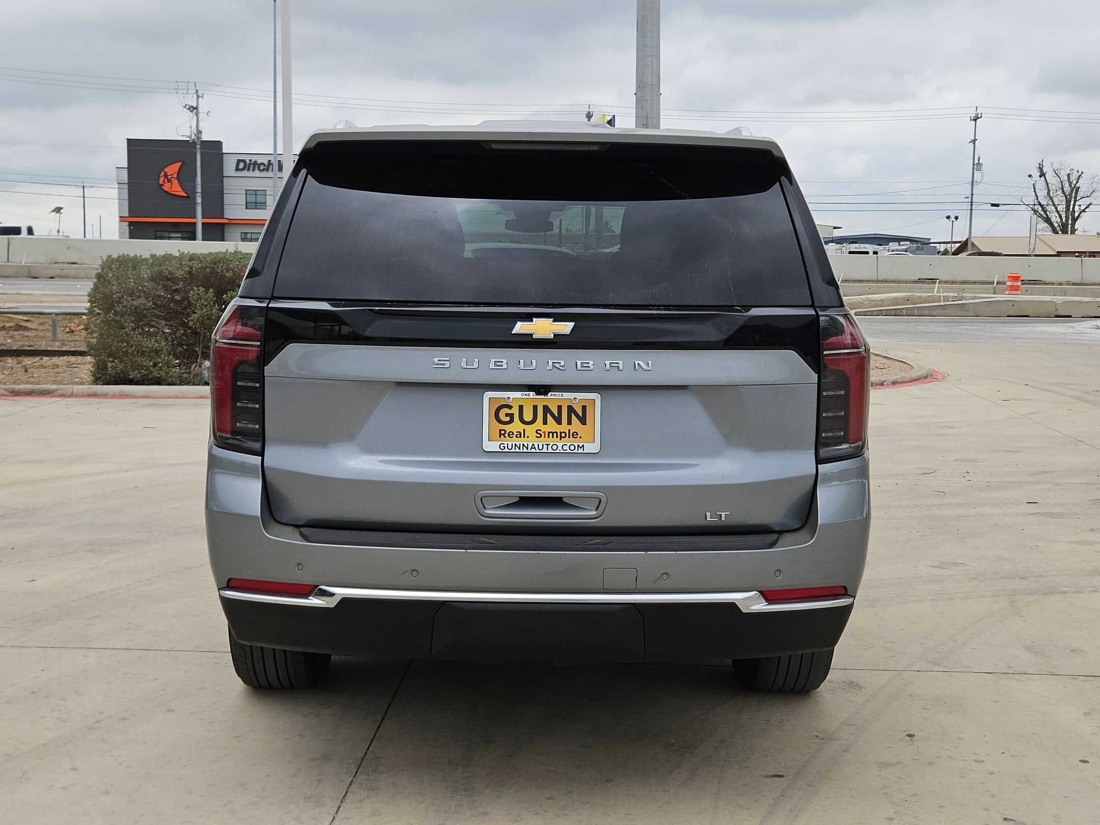 2025 Chevrolet Suburban LT