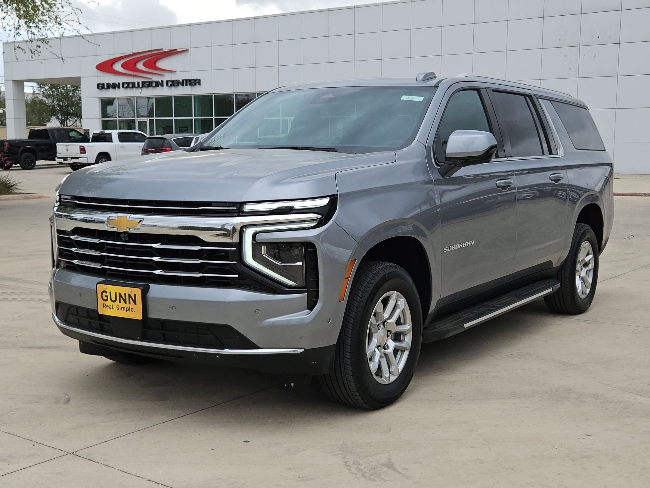 2025 Chevrolet Suburban LT