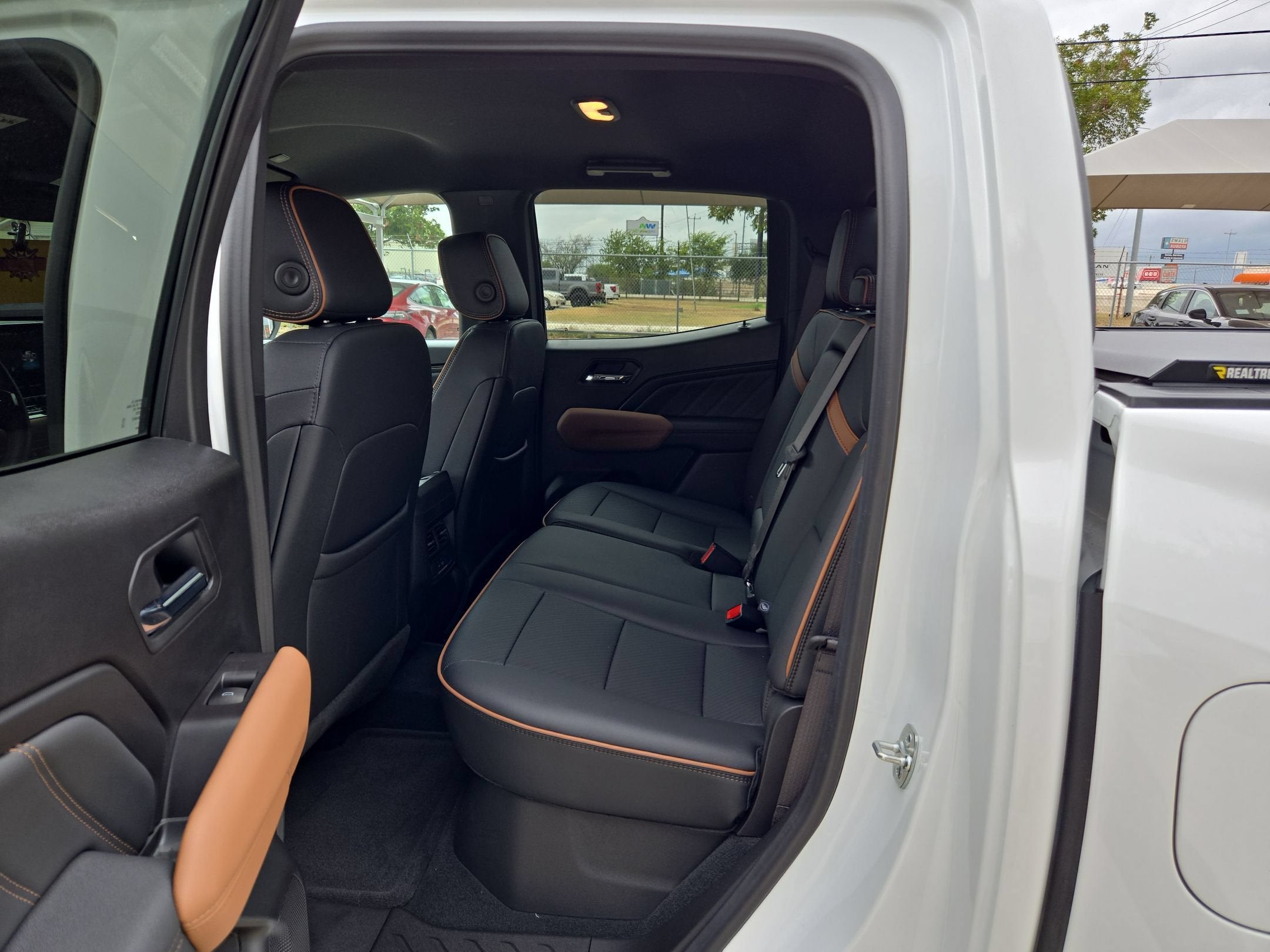 2025 GMC Canyon 4WD AT4