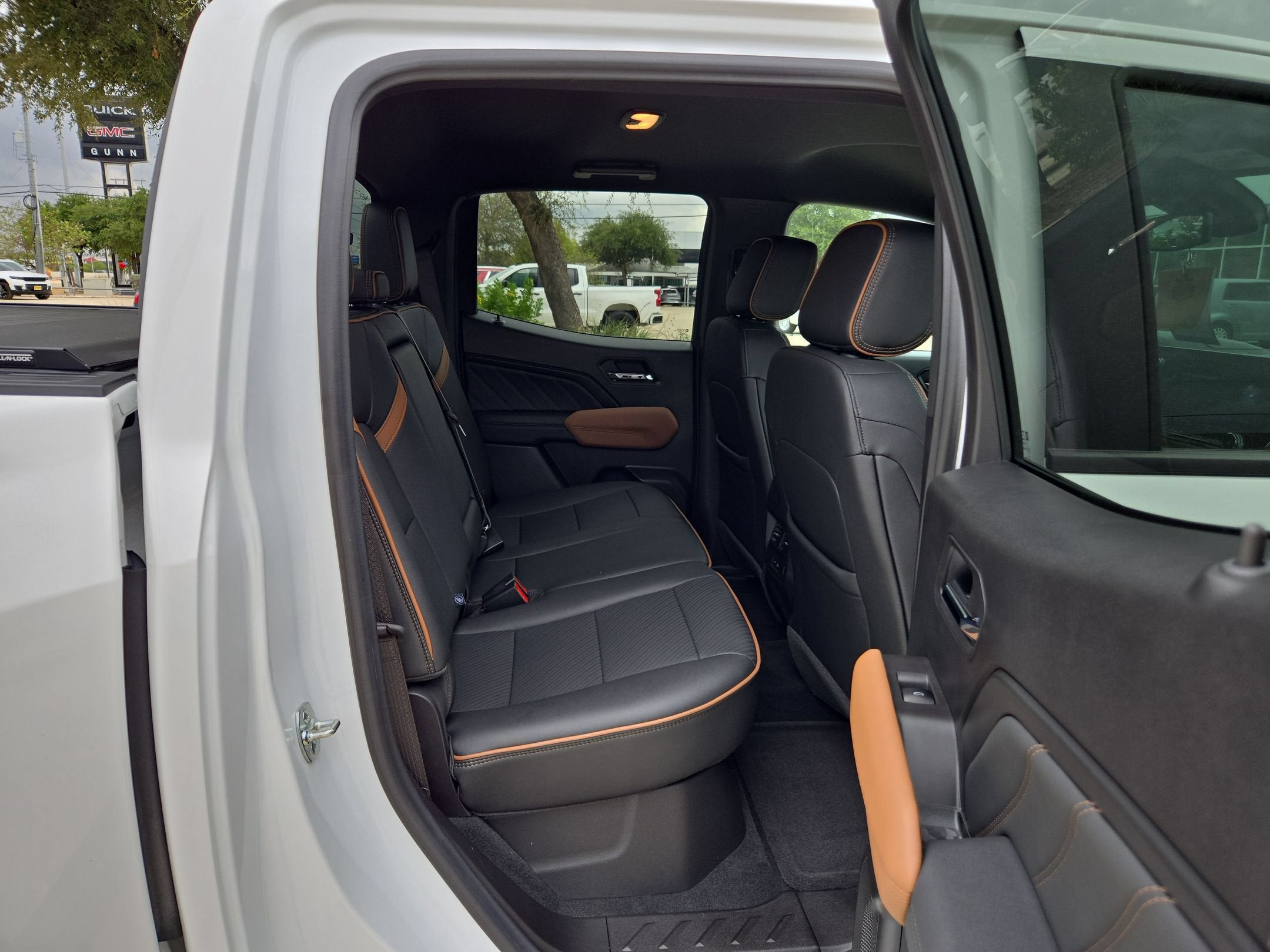 2025 GMC Canyon 4WD AT4