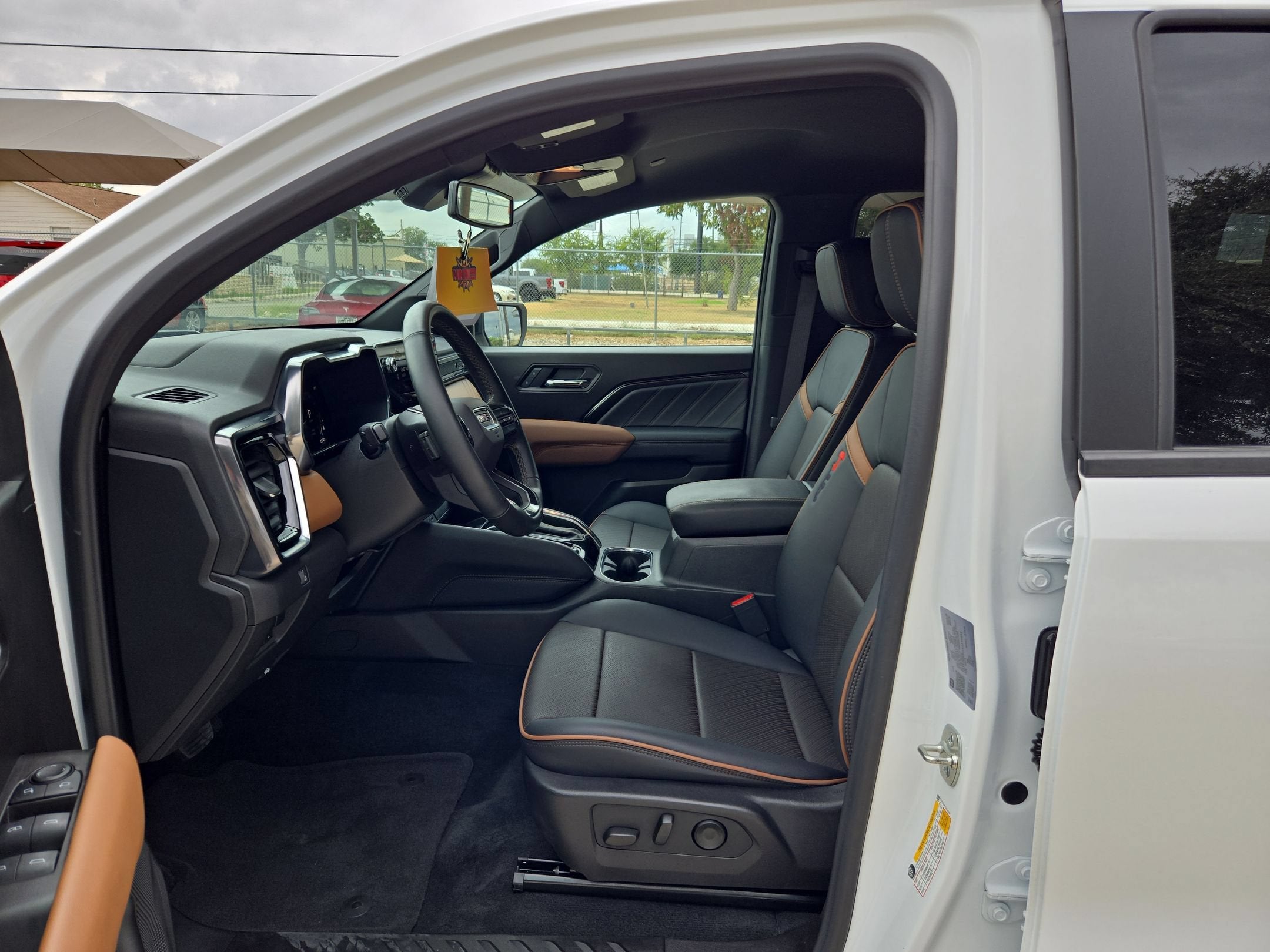 2025 GMC Canyon 4WD AT4