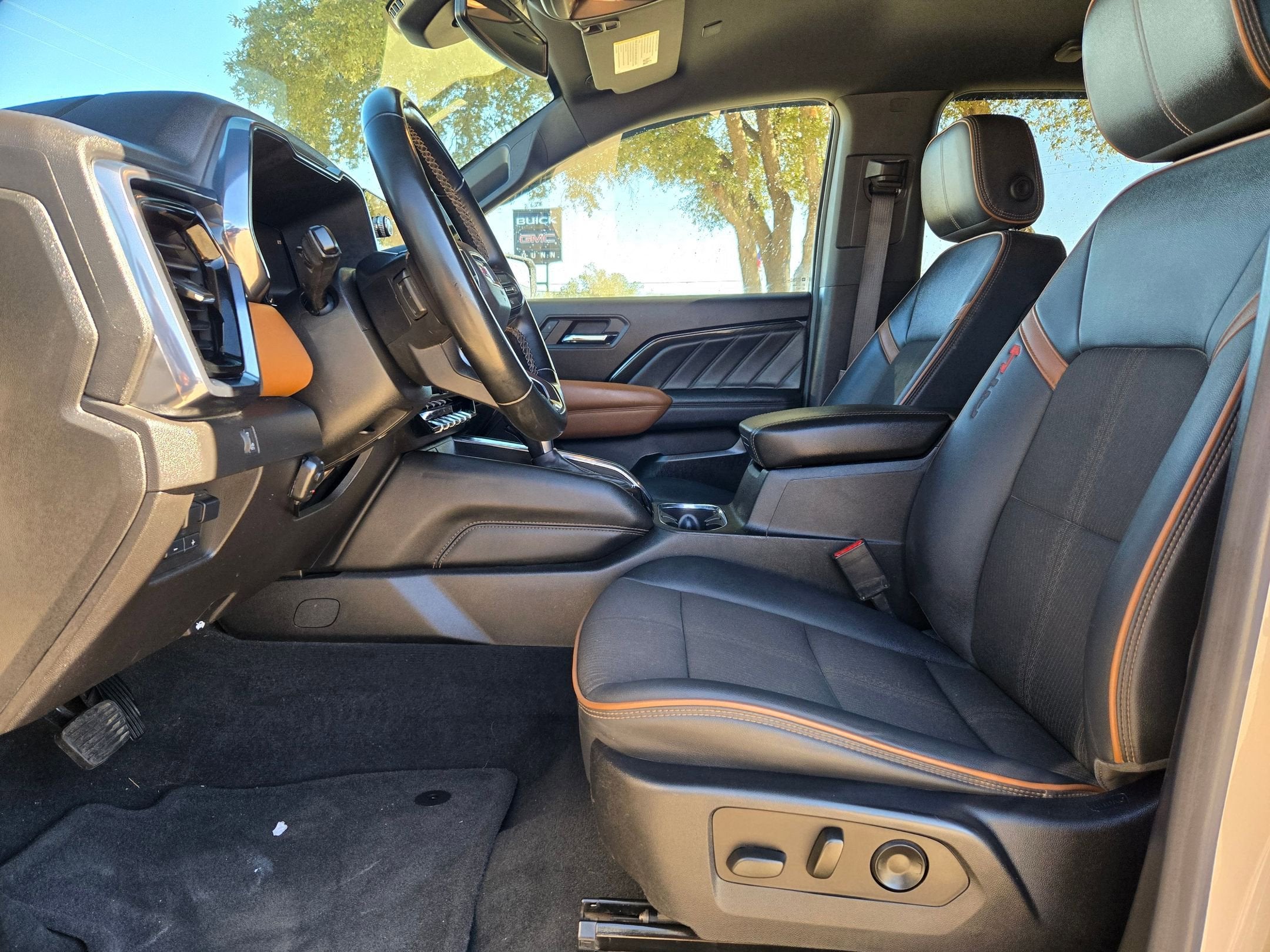 2024 GMC Canyon 4WD AT4