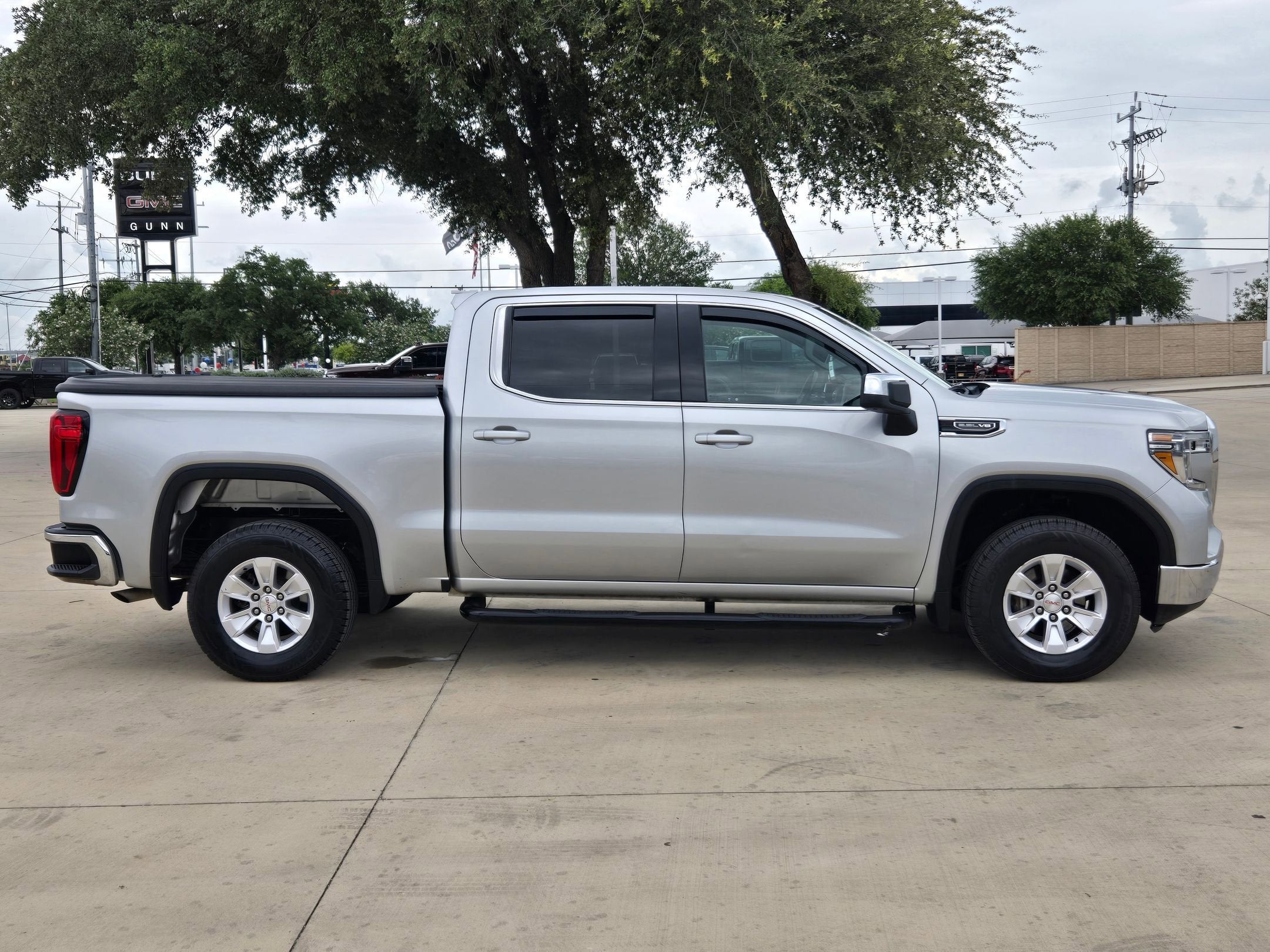 2020 GMC Sierra 1500 SLE