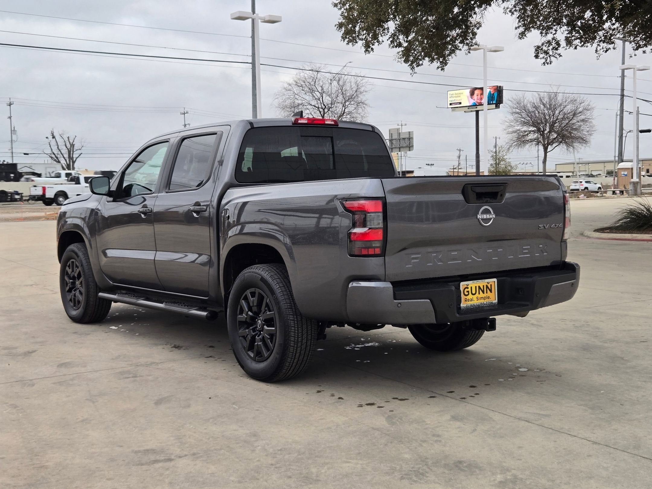 2024 Nissan Frontier SV