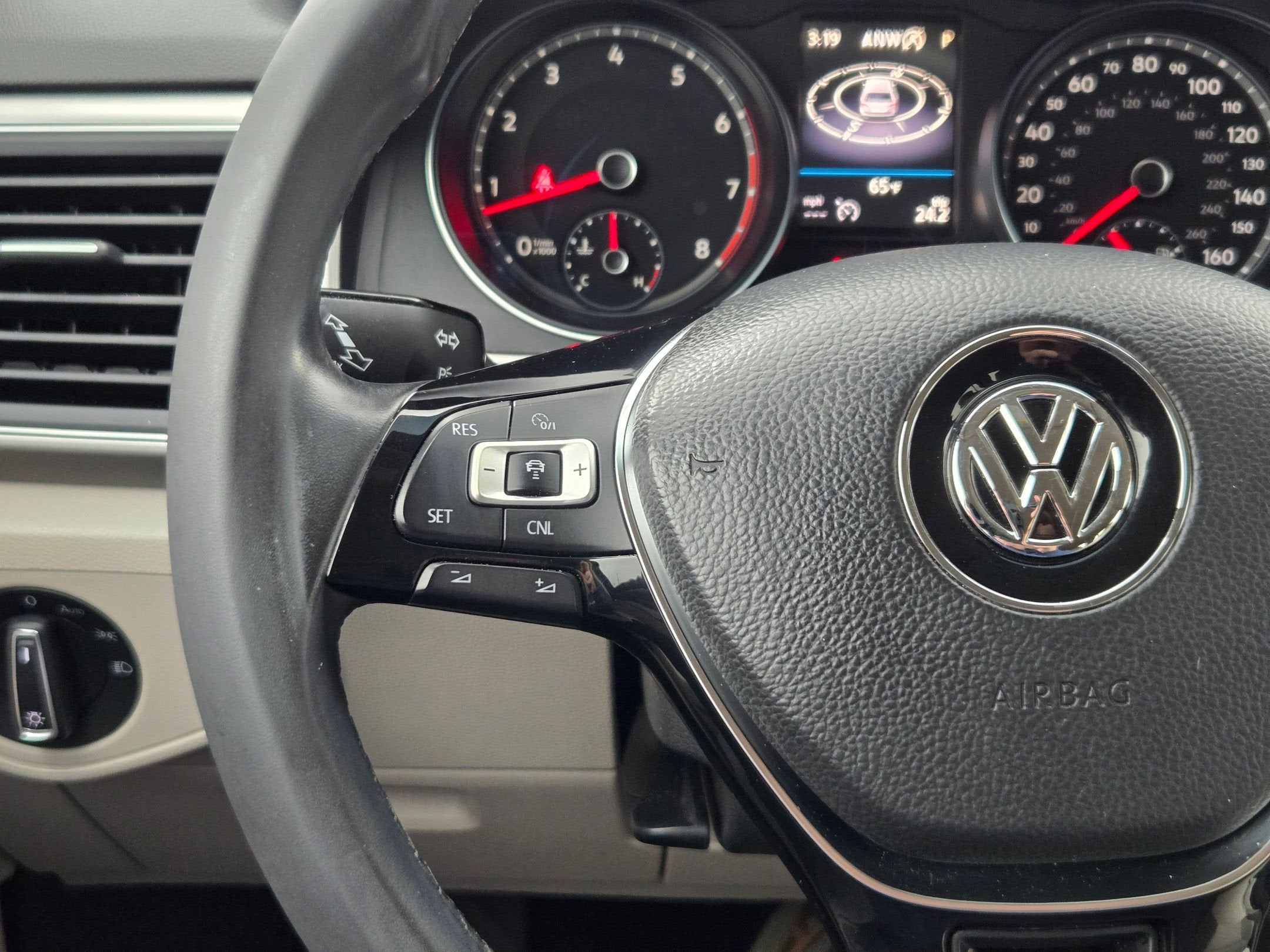 2018 Volkswagen Atlas 3.6L V6 SE w/Technology