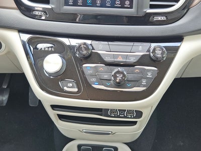 2021 Chrysler Voyager LXI