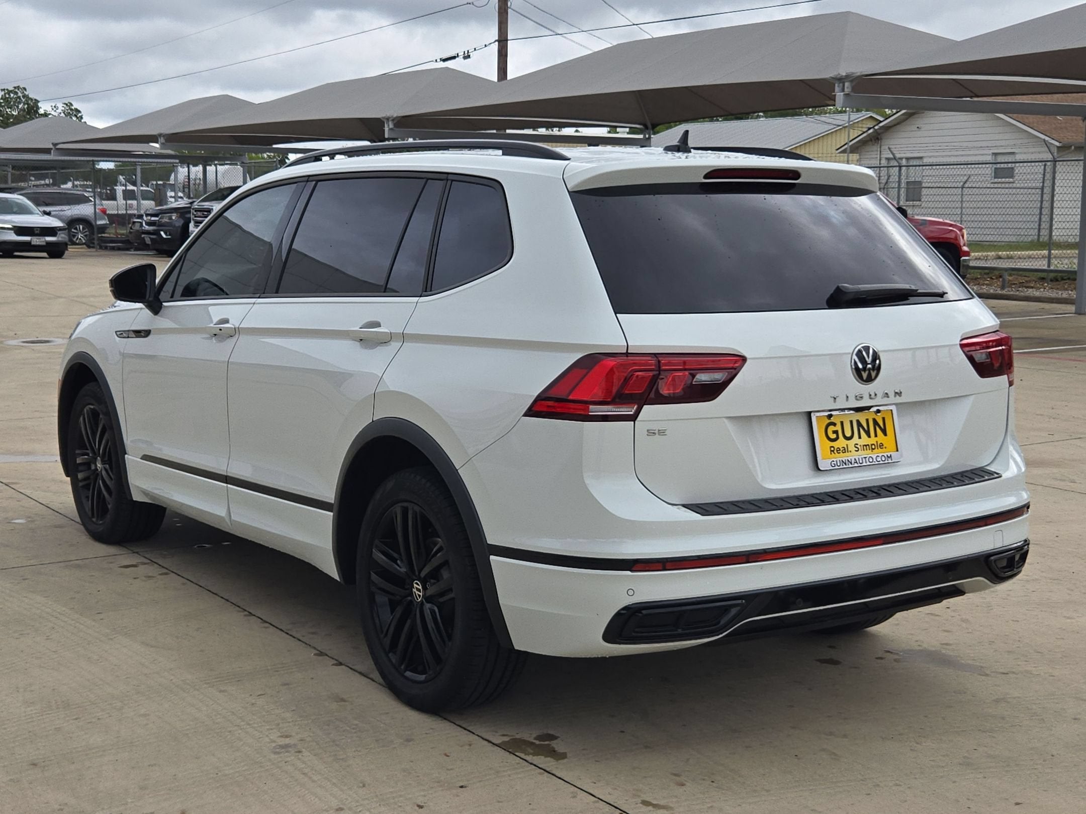 2022 Volkswagen Tiguan SE R-Line Black