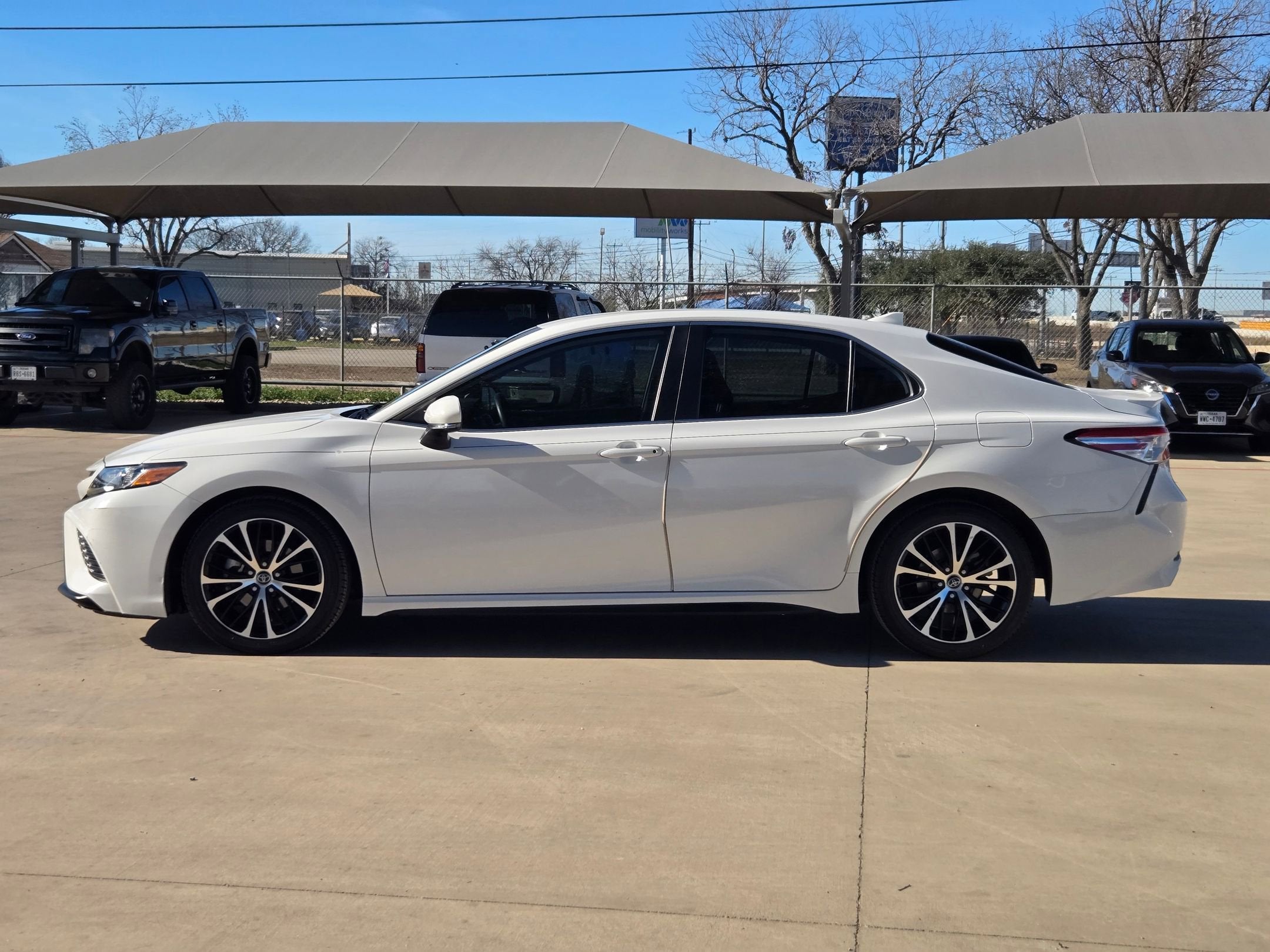 2020 Toyota Camry SE