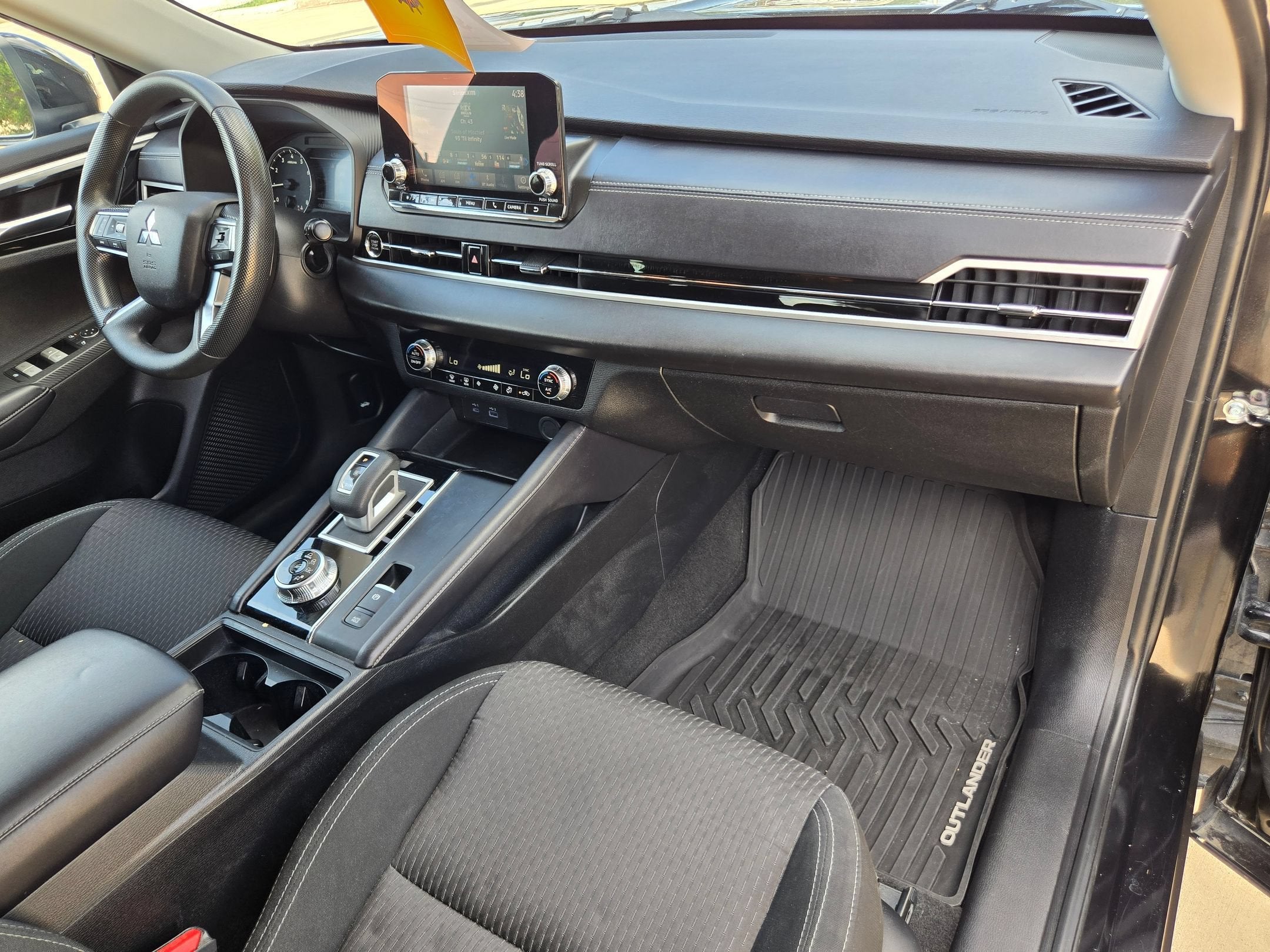2023 Mitsubishi Outlander ES