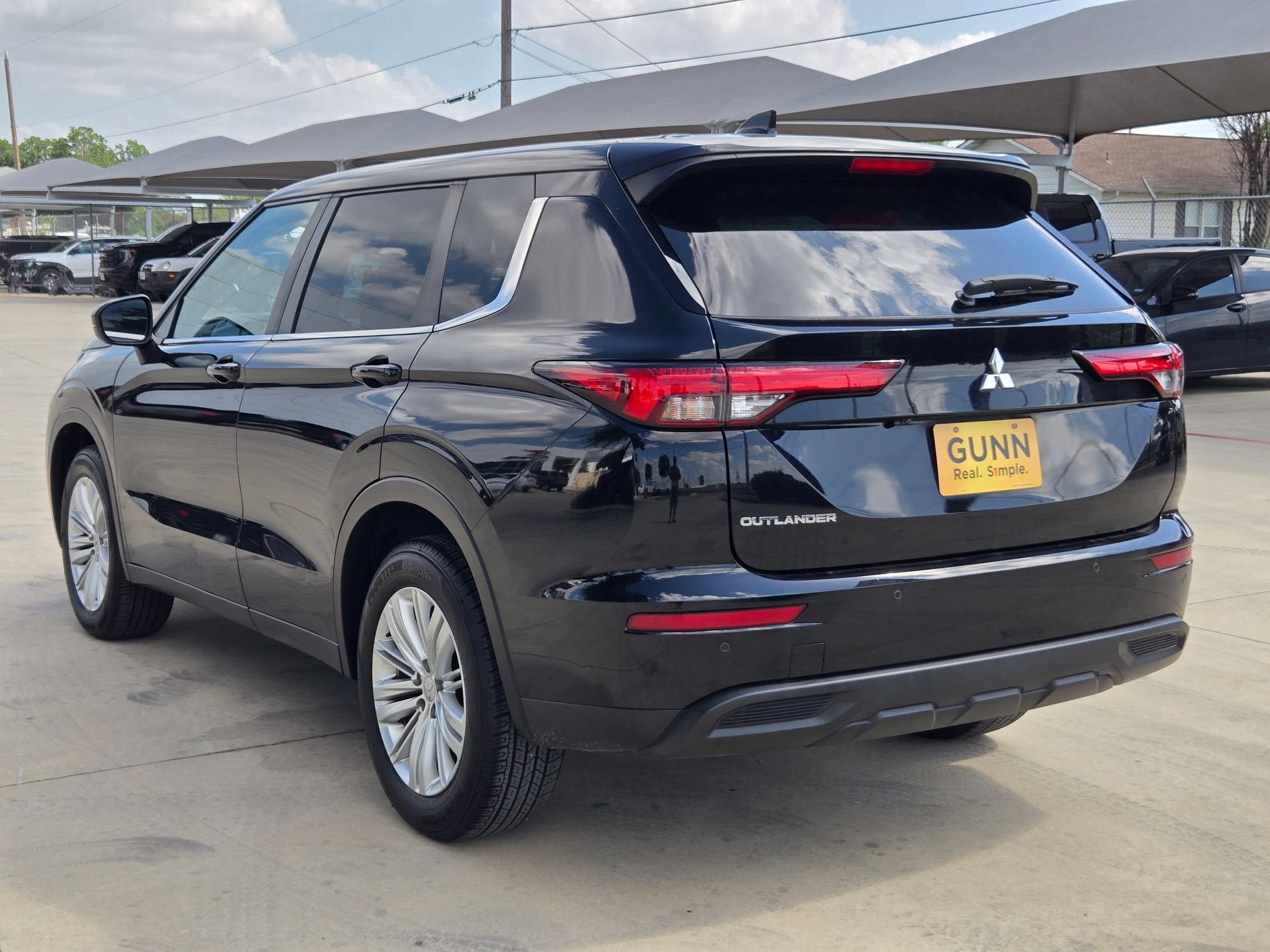 2023 Mitsubishi Outlander ES