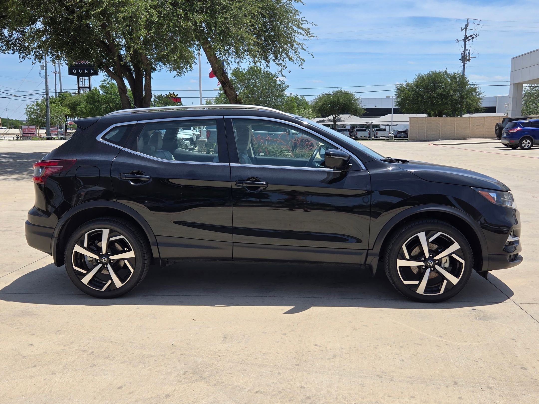 2022 Nissan Rogue Sport SL