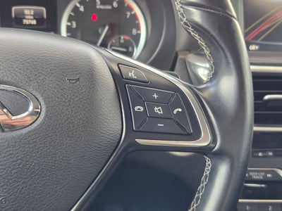 2017 INFINITI QX30 Premium