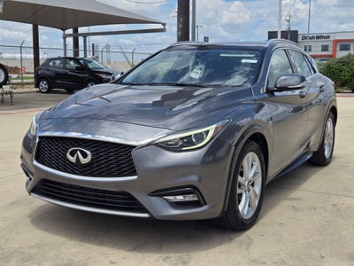 2017 INFINITI QX30 Premium