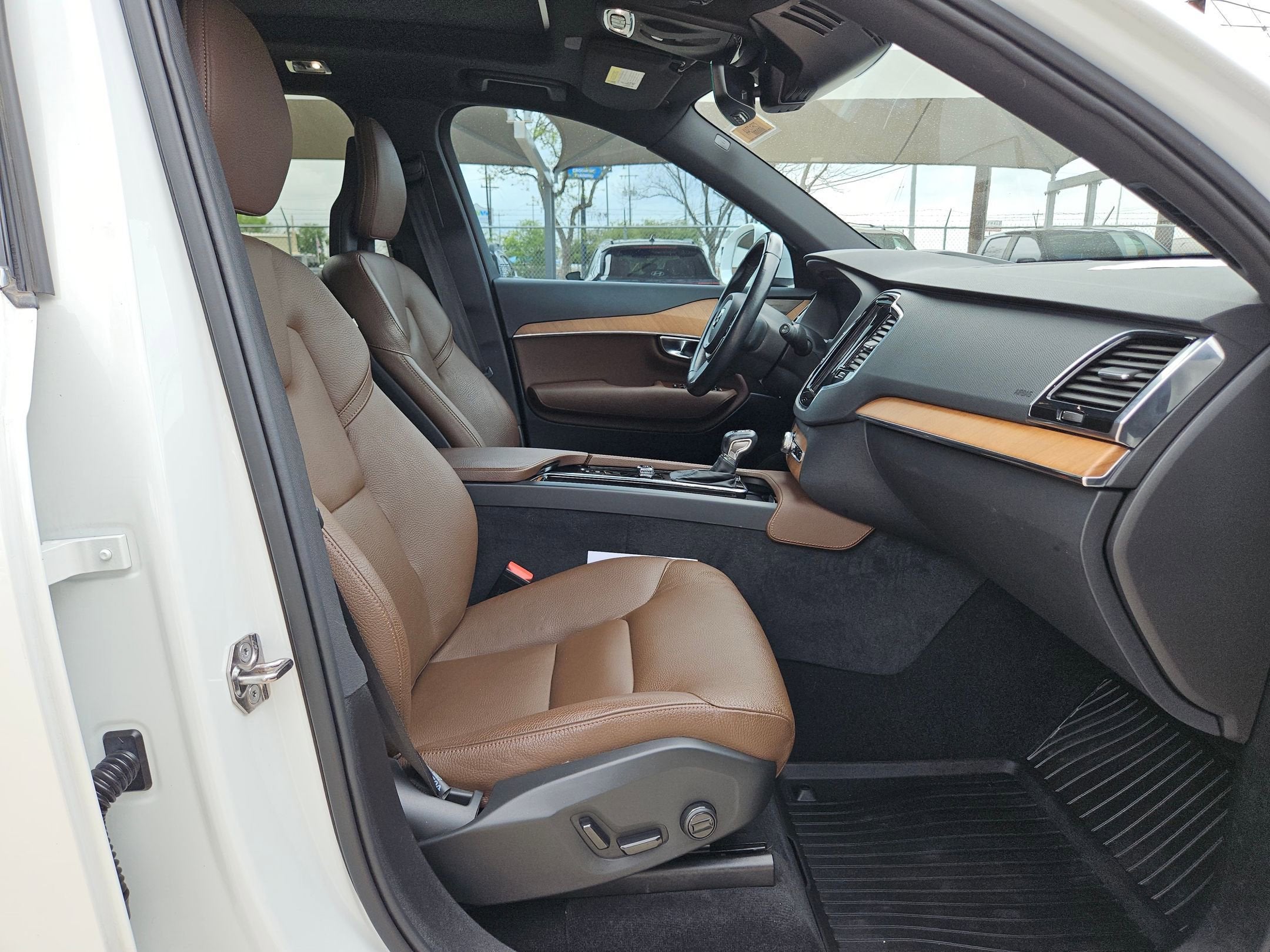 2022 Volvo XC90 Momentum