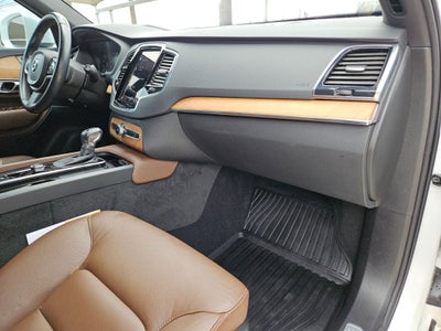 2022 Volvo XC90 Momentum