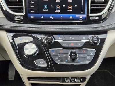 2023 Chrysler Pacifica Hybrid Touring L