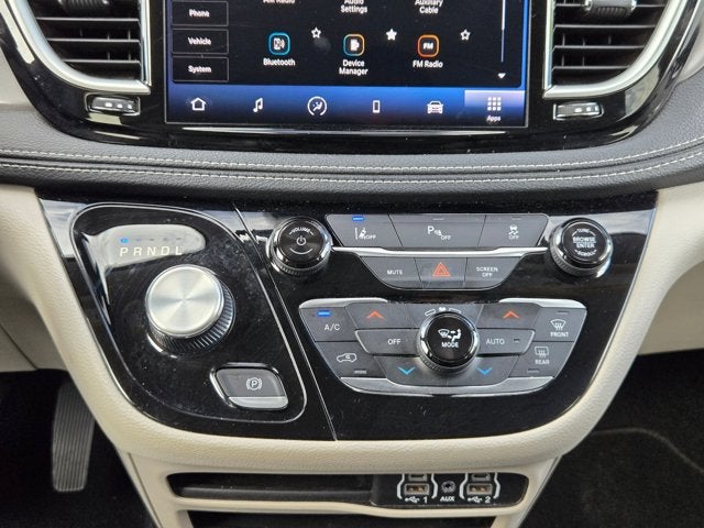 2023 Chrysler Pacifica Hybrid Touring L