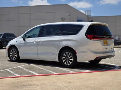 2023 Chrysler Pacifica Hybrid Touring L