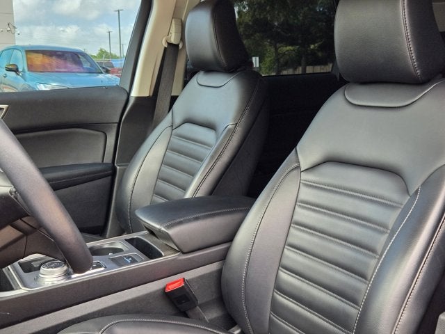 2024 Ford Edge Base