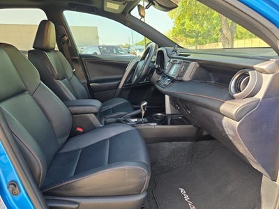 2017 Toyota RAV4 SE