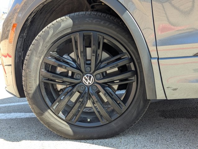 2022 Volkswagen Tiguan SE R-Line Black