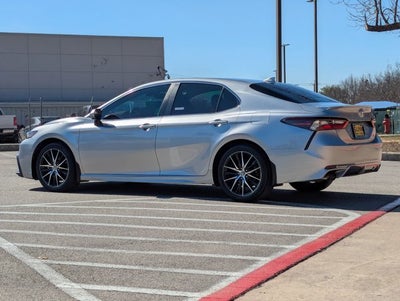 2024 Toyota Camry Hybrid SE