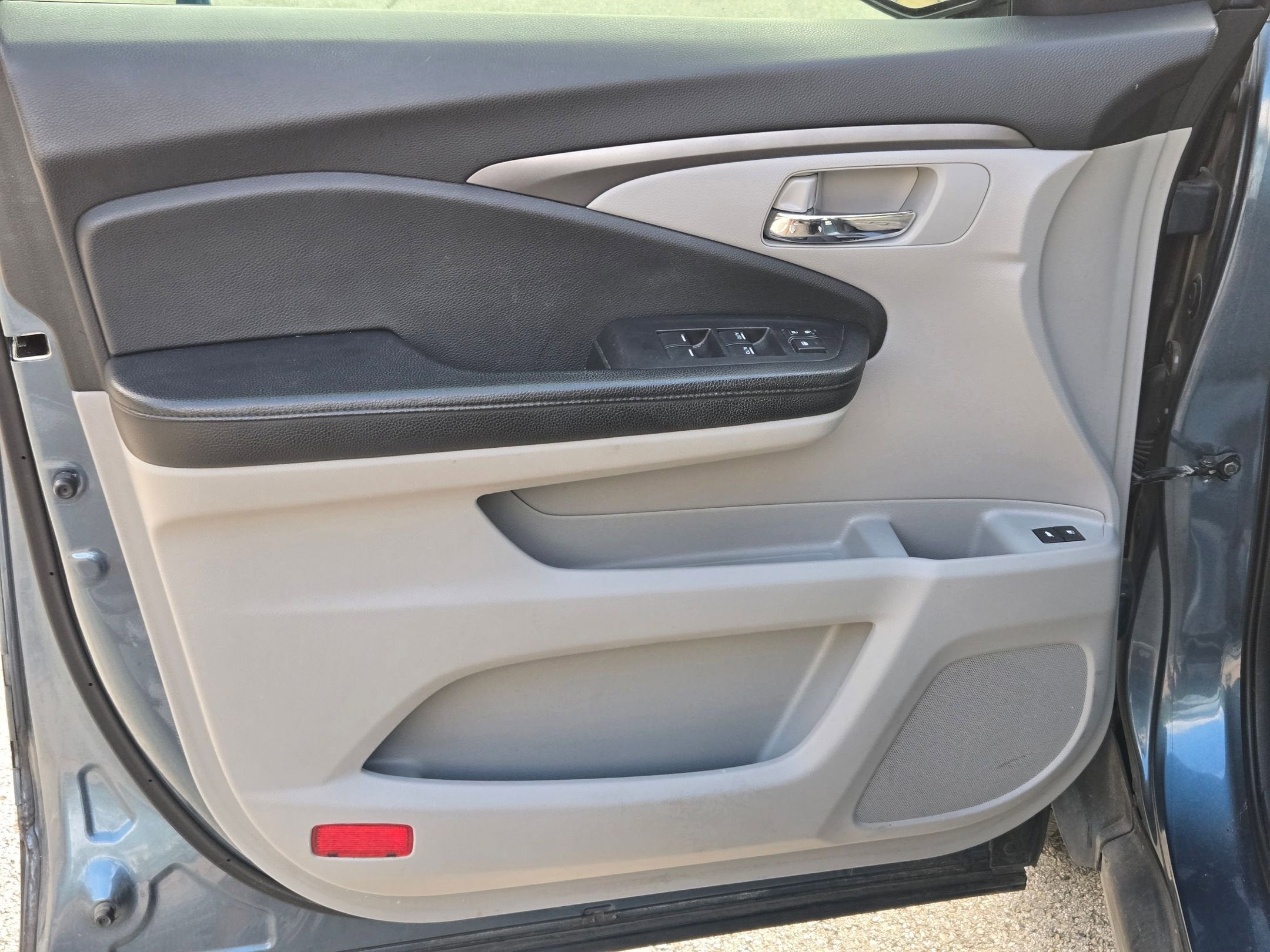 2016 Honda Pilot 2WD EX-L with Rear Entertainment System