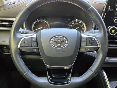 2020 Toyota Highlander Base