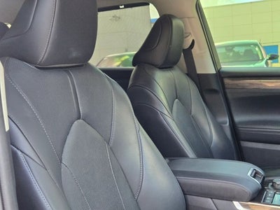 2020 Toyota Highlander Base
