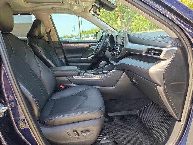 2021 Toyota Highlander Base