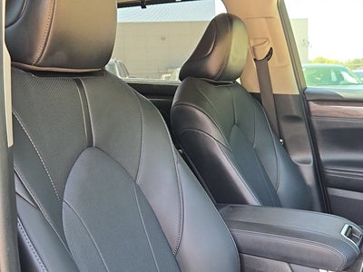 2021 Toyota Highlander Base