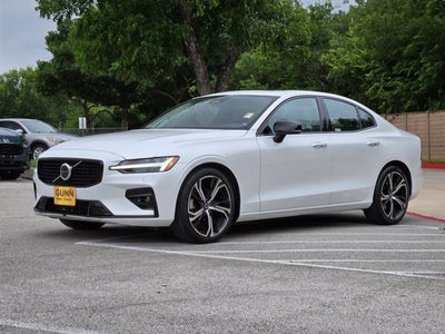 2024 Volvo S60 Core Dark Theme