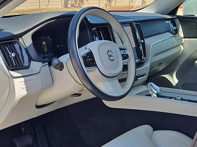 2022 Volvo XC60 Inscription