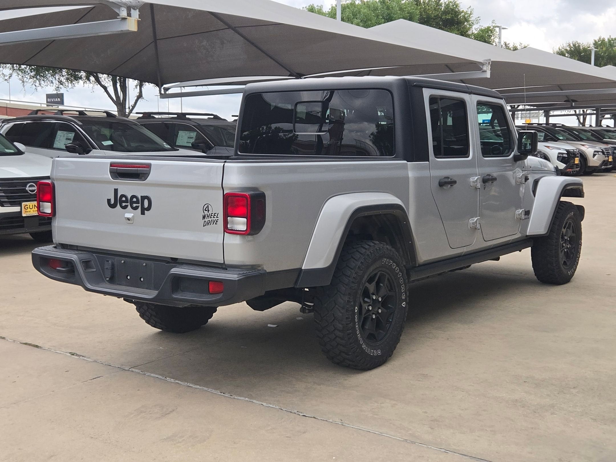 2022 Jeep Gladiator Willys