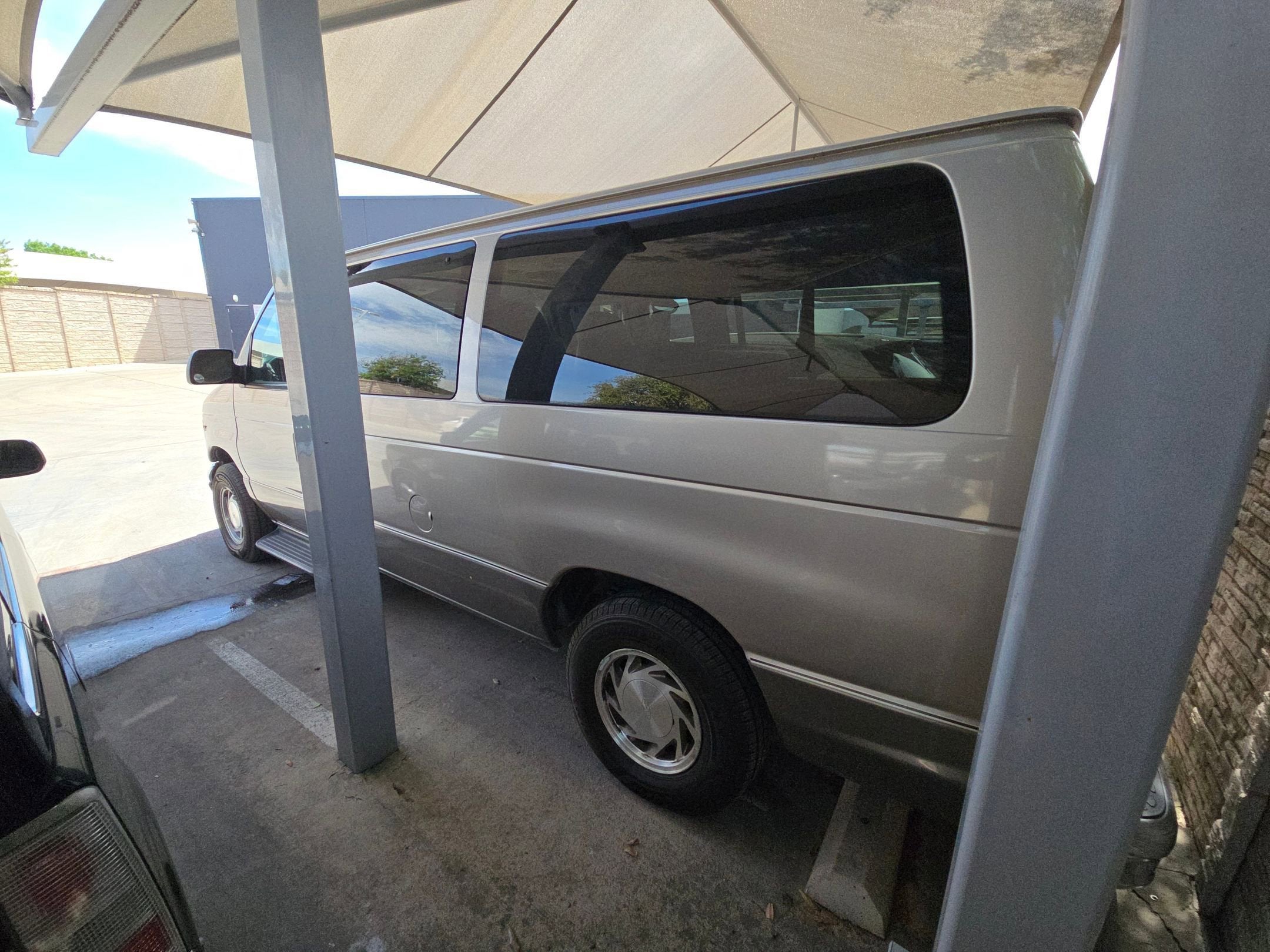 2001 Ford Econoline Wagon XLT