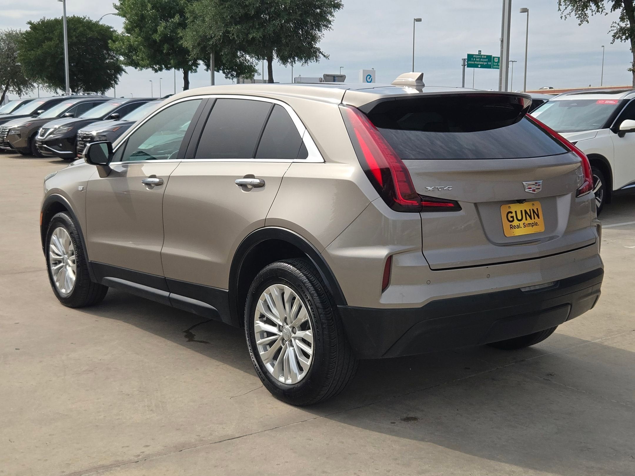 2024 Cadillac XT4 FWD Luxury