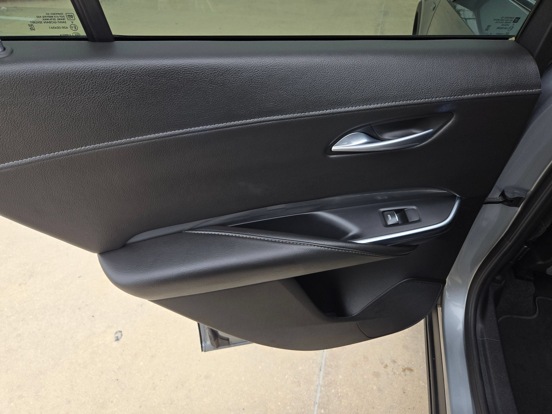 2025 Cadillac XT4 FWD Premium Luxury