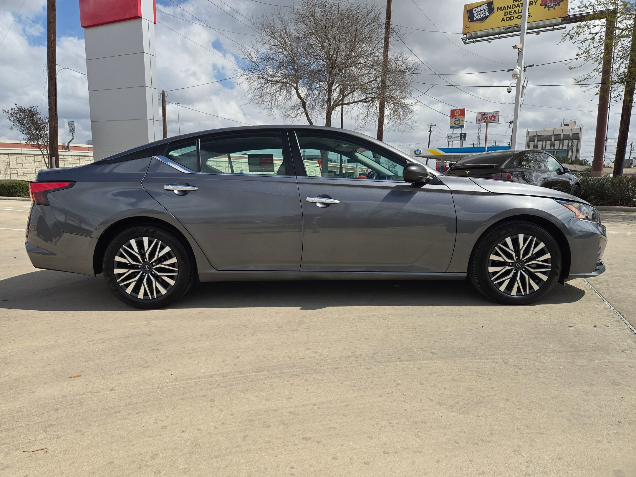 2025 Nissan Altima SV