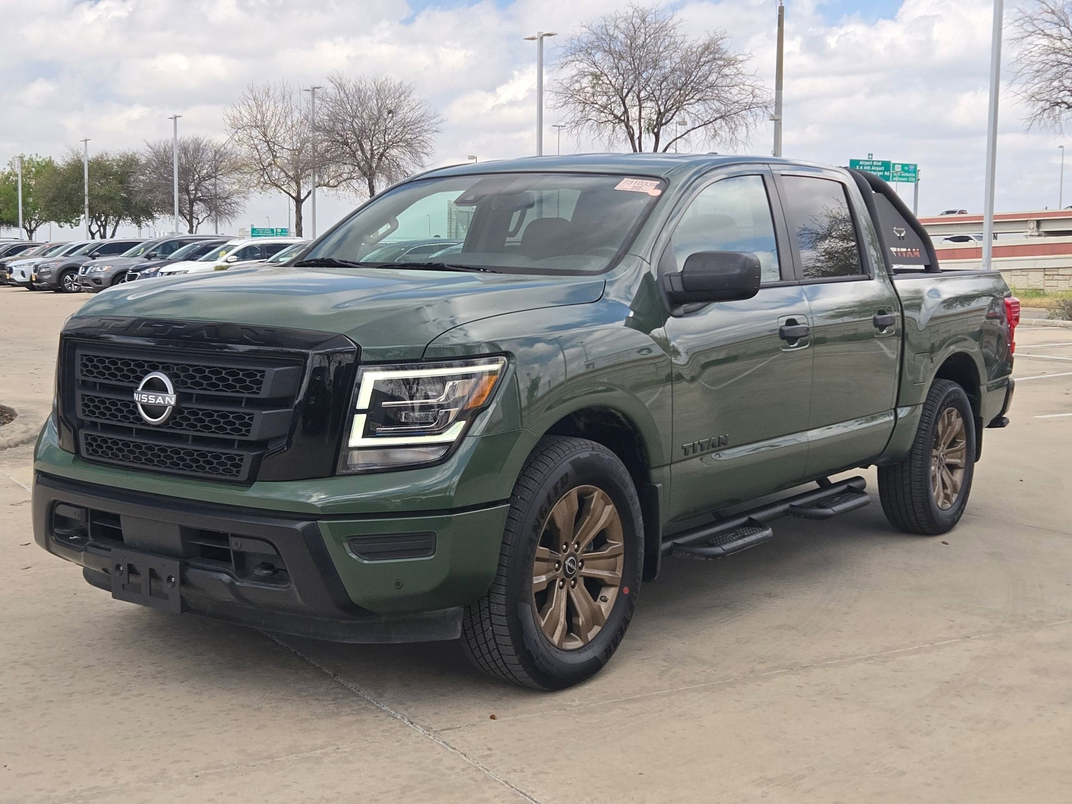 2024 Nissan Titan SV