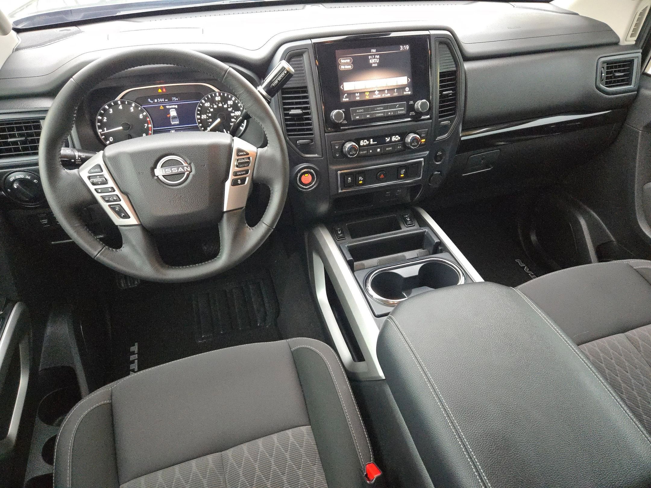 2024 Nissan Titan SV