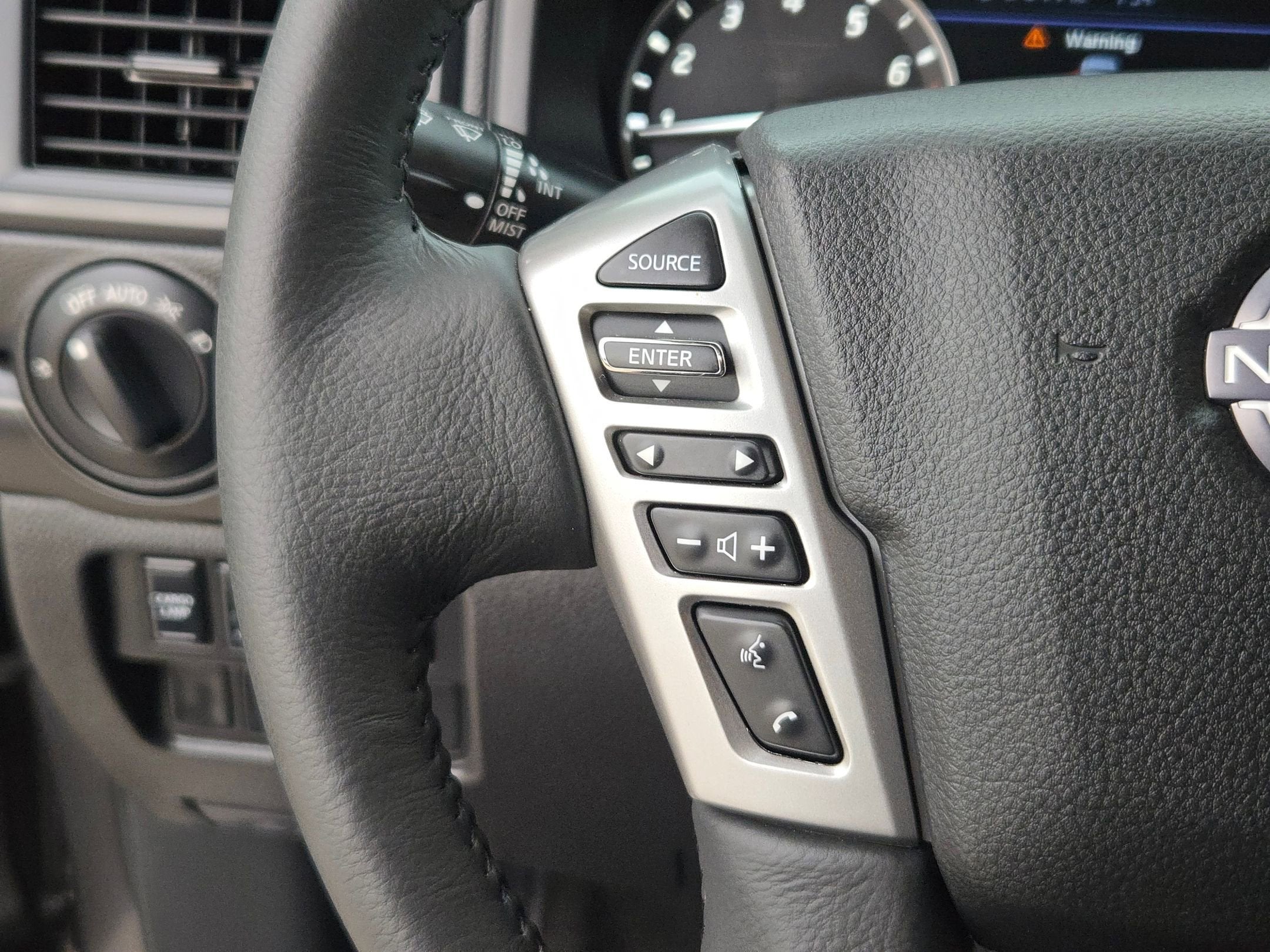 2024 Nissan Titan SV