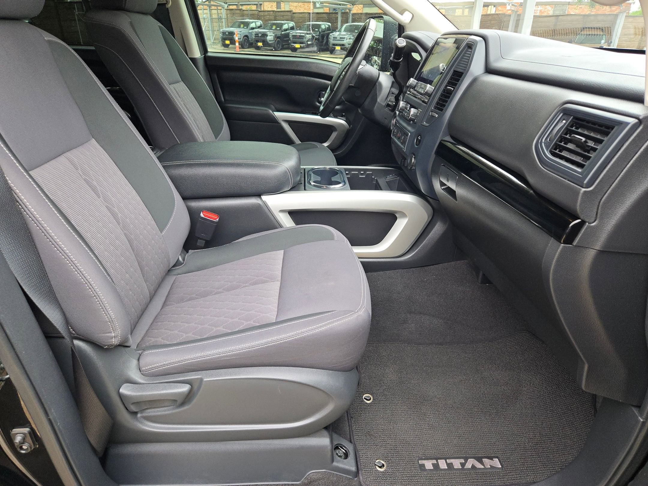 2024 Nissan Titan SV