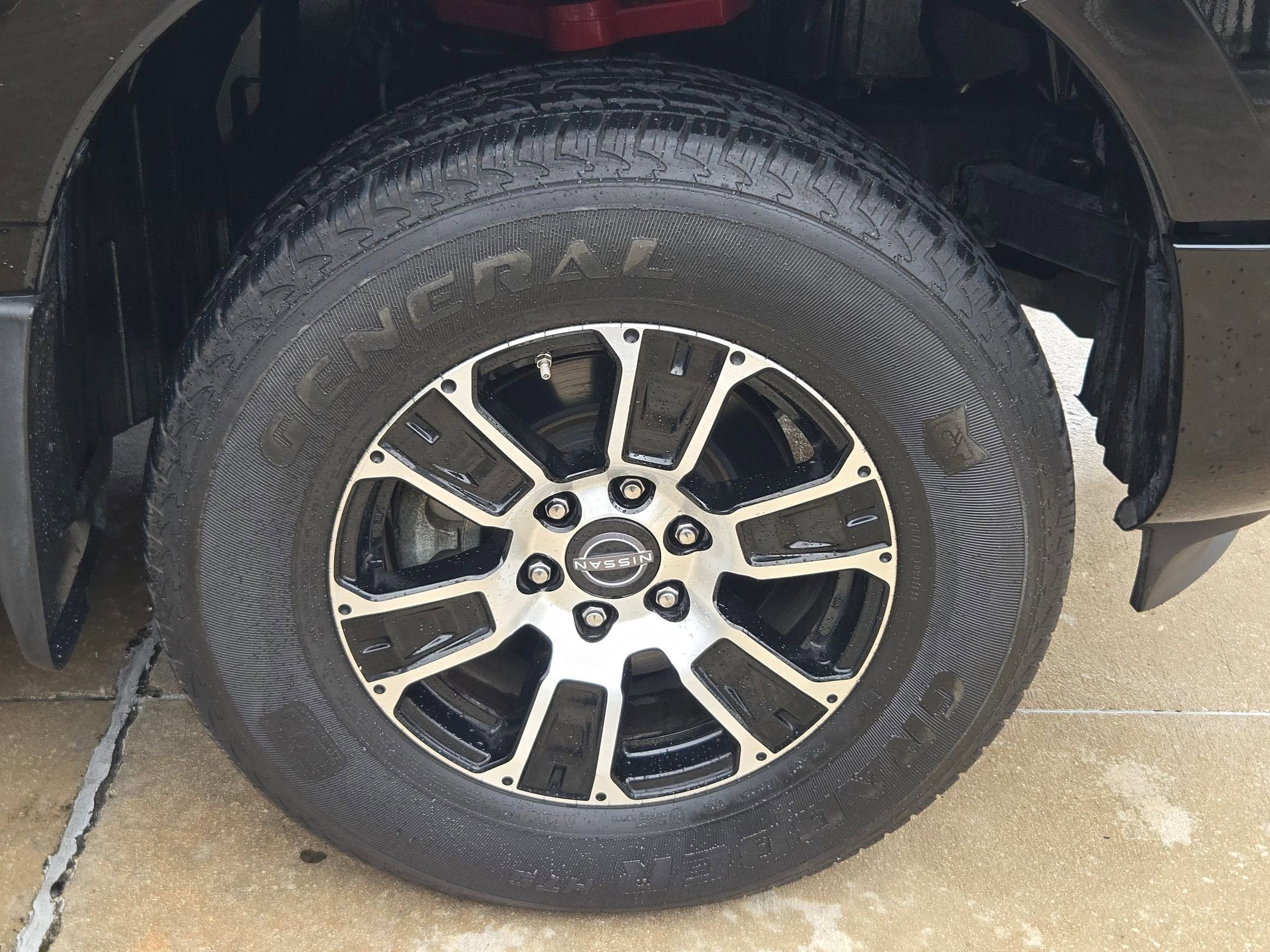 2024 Nissan Titan SV