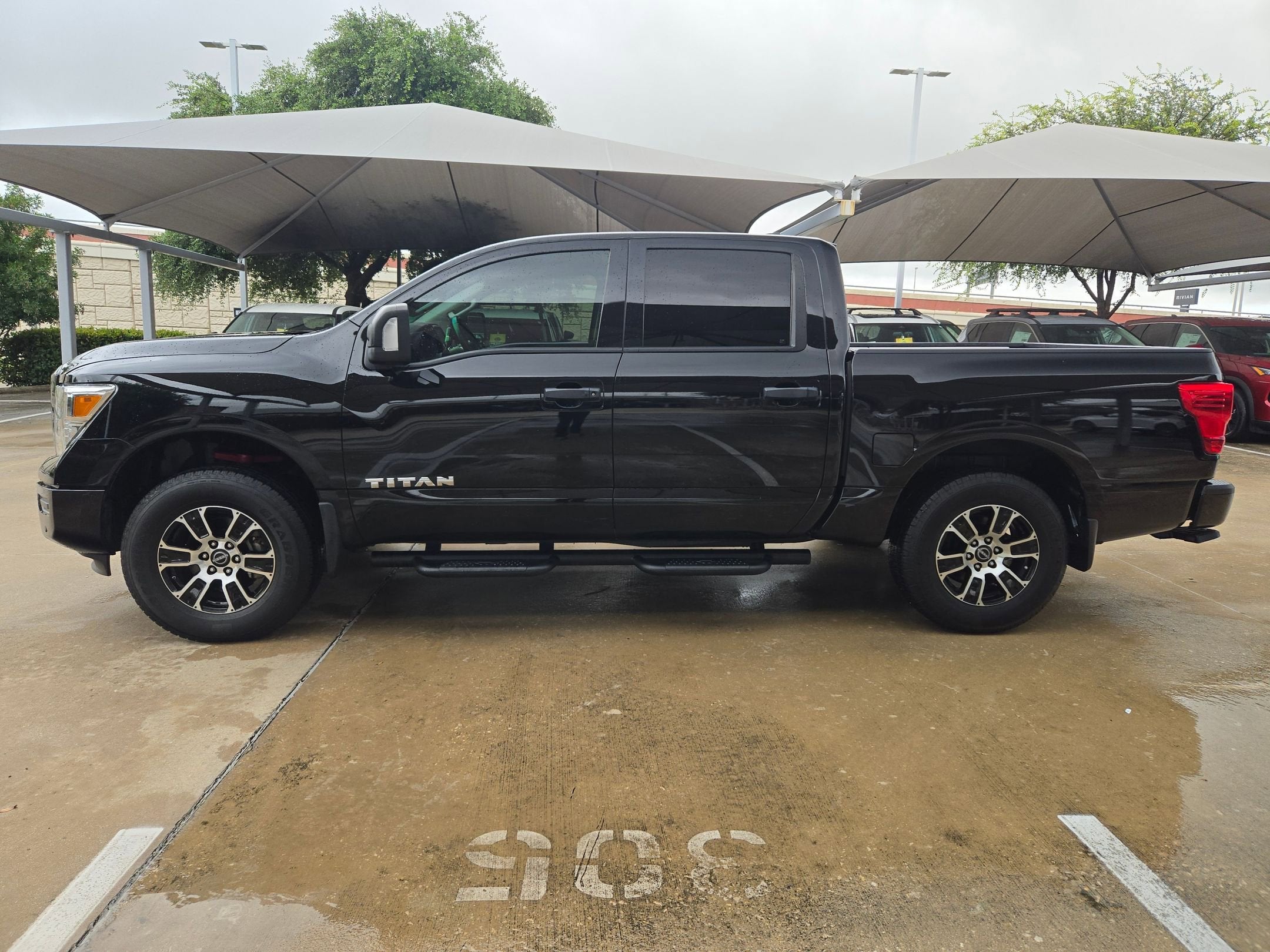 2024 Nissan Titan SV